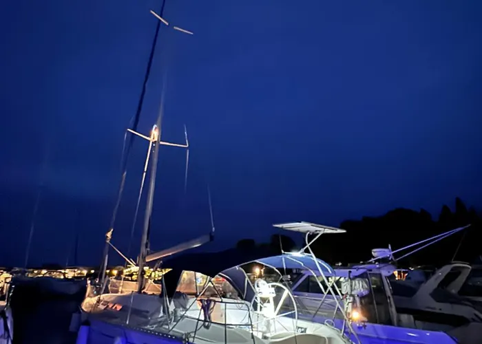 Sailboat On The Sea Bateau-hôtel *